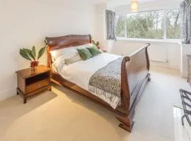 Host & Stay - Combpyne