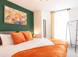 The Coastal Loft | Sleeps 6 | Central Folkestone