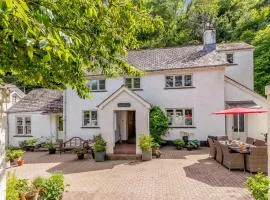 4 Bed in Llanfoist BN243