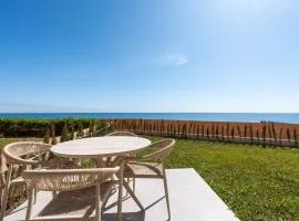 Casa Ventura Charming Beachside Apartment in El Faro