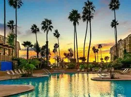 SolMar Vista - 2BR 2BA Oceanview Condo at North Coast Village - Heated Pools, Hot Tubs, Steps to Beach, Oceanside Pier & Harbor