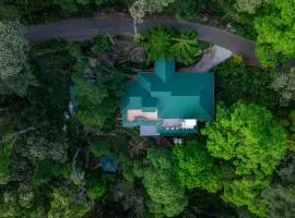 Aroma Hills Resort Munnar