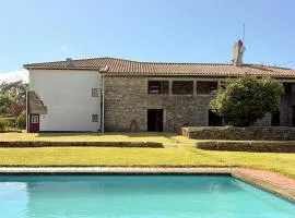 Casa das Pintoras Garden and Pool