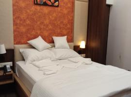 Gamagashree Hotel and Fine Dine – hotel w mieście Sagar