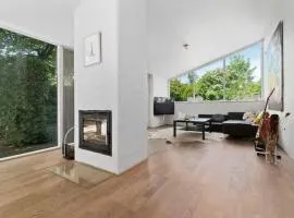 Spacious Luxury Villa Apartment - Two Bedrooms