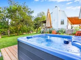 Happiness Ranch - Pecan Tree House