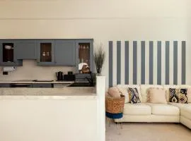 Sea View Grade 1 Listed, Free parking Fast Wi-Fi,