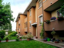 Appartamento nel verde - 4km da Piacenza, מלון בQuarto