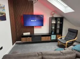 Modern 2 bedroom Penthouse with car parking