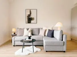 Stylish & Serene Sea View Breakaway - Prime Location