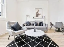 Stylish 2 Bedroom Apartment in Central Cheltenham