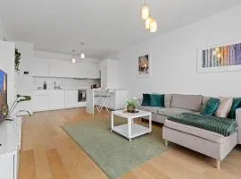 Stylish 19th-Floor Klingerka Apartment with Stunning Castle Views & Free Parking