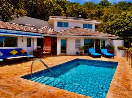 Luxury 4 Bed Villa with Swimming Pool, Hotel in Tortola