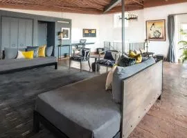 Heart of Vibrant Railyard-Large Downtown Loft with Prime Location and Beautiful Deck