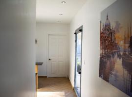 Hotel Royal a 5 min del consulado EE UU, ξενοδοχείο σε Heroica Nogales