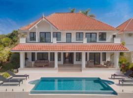 TheCasaVilla 7Bdrm Pool Cinema Sleeps 26, hotel i Tobago