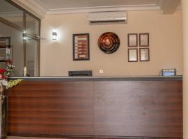 Empire Court Hotel, hotel v destinaci Koforidua