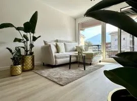 Garden apartment, 5 minutes to Lake Maggiore, near Locarno, Private parking lot