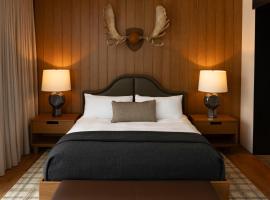 Larch House, hotel i Whitefish