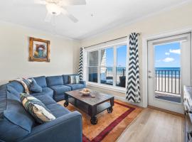 Hampton Beach OCEAN FRONT Condo at the Surf: Hampton şehrinde bir otel