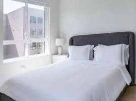 2 Bedroom Penthouse Top Floor With Amazing Views With Pool and Gym