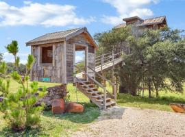 Birds Nest at Bent Tree Ranch، فندق في Lampasas