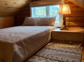Cozy house with sauna and a fireplace, hotel v destinaci Vilnius