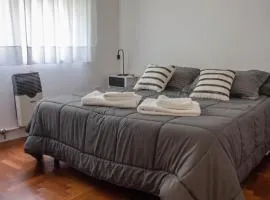 Monoambiente céntrico Cocina independiente Camas flexibles