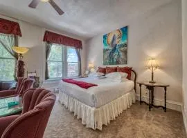 Dog Friendly- Historic Palace Hotel Condos- Suite 202