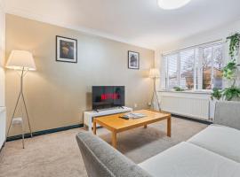 Modern Stay in Nuneaton with Free Parking, Hotel in Stockingford