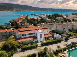 Venezia Alaçatı, מלון בYumru