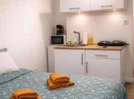 Petit cocon moderne Cuisine équipée TV WIFI