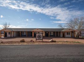 Red Rock Views Tiny Suite Kanab Basecamp, hotelli kohteessa Kanab