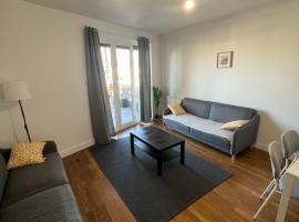 Le Toit des Volcans - 8 couchages - Terrasse privée et Wifi, hotel v mestu Clermont-Ferrand