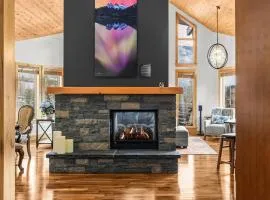 Luxury Penthouse Unparalleled Views & Comfort