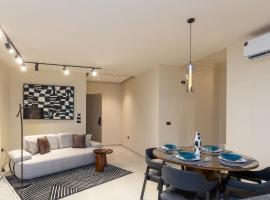 Luxury 2 BR - 1 Ensuite POOL - By Beithady - BH-26-202, khách sạn ở New cairo