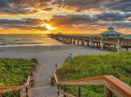 Casa Amor - Steps from Dog Beach in Jupiter