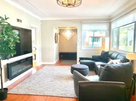 VIP YXE - Broadway Three Bedroom Main Floor Suite