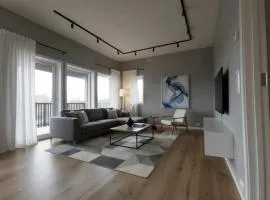 Sunny Terrace - Airy Apartment in the Heart of Lofoten