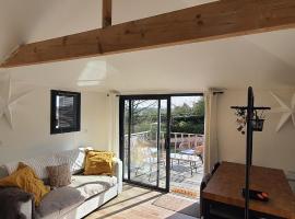 Cabane Cozy & Calme, khách sạn ở Janville
