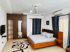 Gyaase Executive Apartment, hotel v destinácii Janman