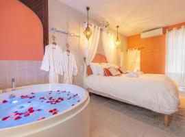Marrakech Cinéma Jacuzzi - Suite romantique, hotel a Feyzin