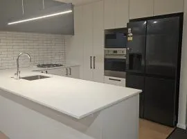 Comfortable Stay in Halswell Close to Shops & Park