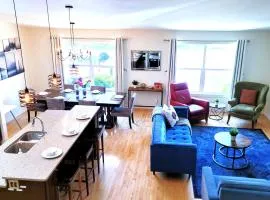 Luxury Home, 5BedRoom, 2King Beds, Game Room, Play Room, Theater, Hot Tub and More