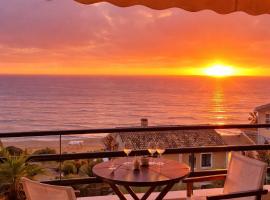 Panoramic sea view1bedroom Apart.Glyfada beach2-4p, хотел в Глифада