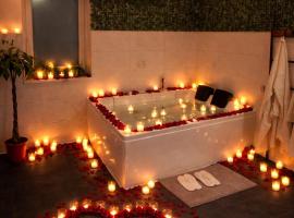 Wood Spa Wellness Suite mit Whirlpool & Sauna nahe Göttingen, hotel u gradu 'Rosdorf'