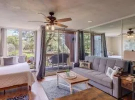 Lakeside Villa - Quite Location, walk to the pool and to the Country Club