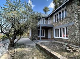 Kanva Retreats Luxury Cottages, Hotel in Murree