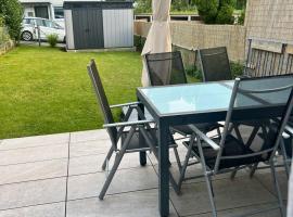 Modernes Reihenhaus mit Terrasse drei Schlafzimmer fuer sechs Personen, Hotel in Kempten