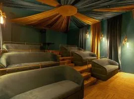 Secrt Escalante Premium Studio AC